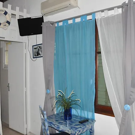 Les Mimosas ホテル