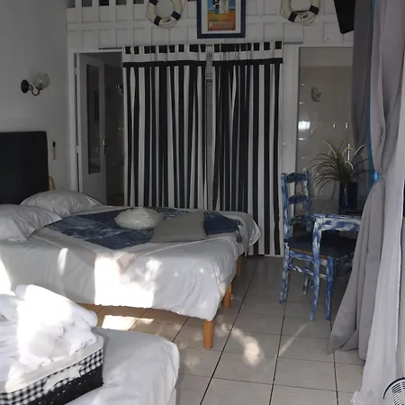 Les Mimosas 2*