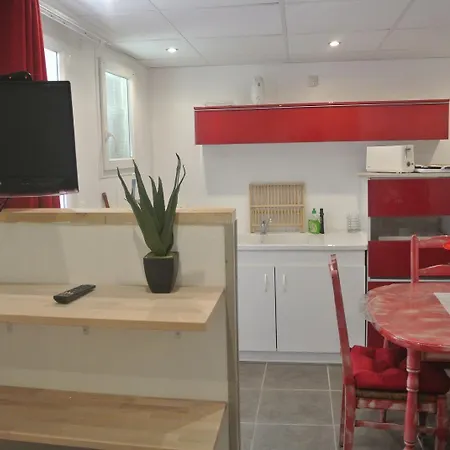 Les Mimosas 2* ボルム・レ・ミモザ