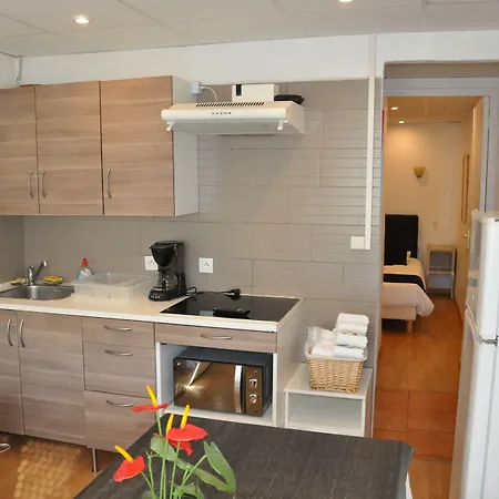 Les Mimosas ホテル