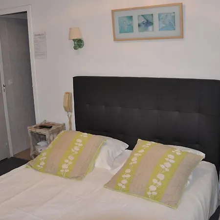 Les Mimosas ホテル 2*