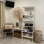 Les Mimosas 2*