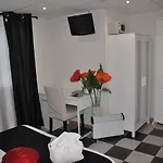 Les Mimosas Hotel 2*
