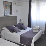 Les Mimosas 2*