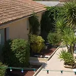 Les Mimosas 2*