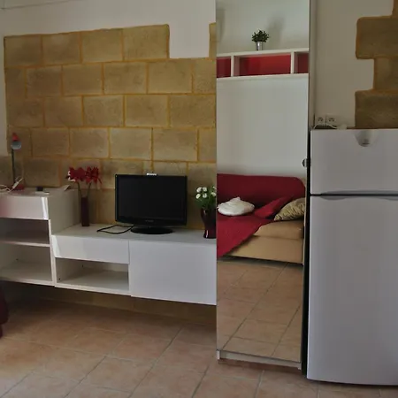 Les Mimosas Hotel 2*