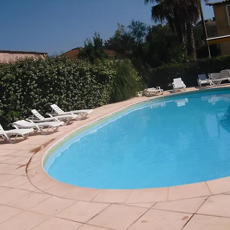 Ξενοδοχείο Les Mimosas 2*