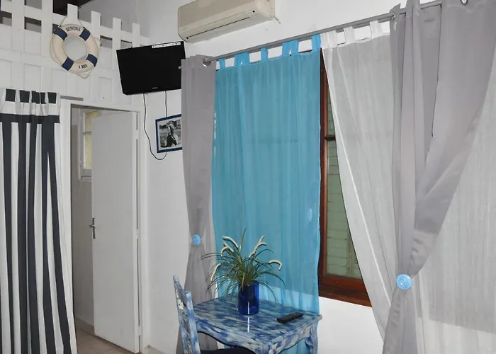 Les Mimosas Hotel