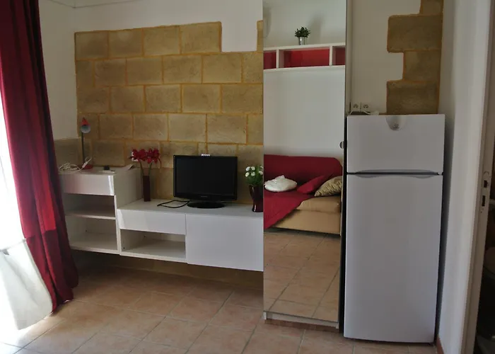 Les Mimosas Hotel 2*