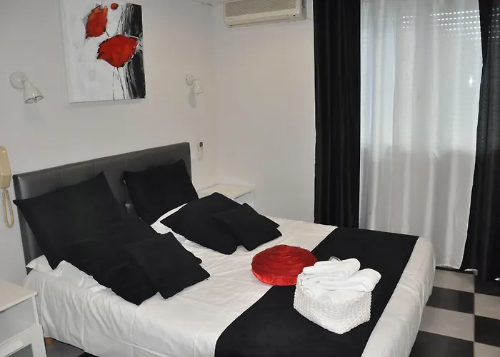 Hotel Les Mimosas 2*