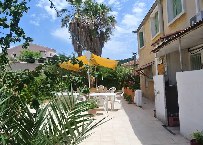 Les Mimosas Hotel