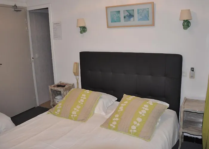 Les Mimosas Hotel 2*